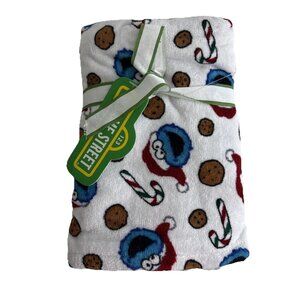 Sesame Street 2 Hand Towels  Cookie Monster Candy Cane Santa Hat Christmas NEW